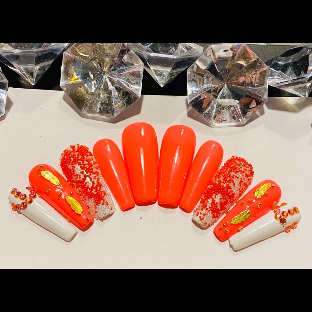 Press on nails - Picture 1 of 3
